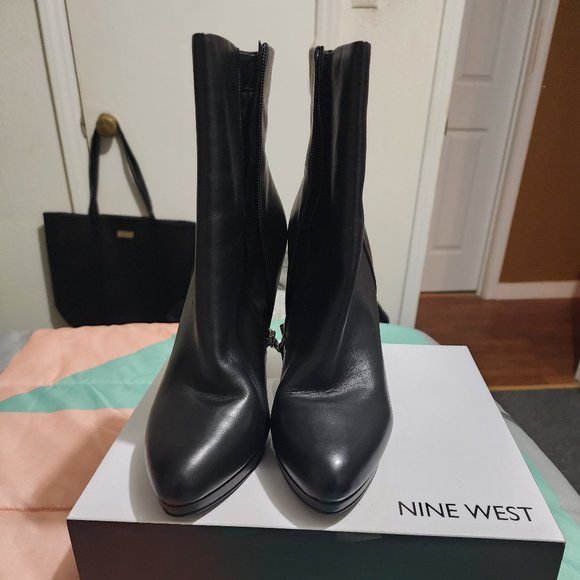 Nine West - Picture 2 of 4